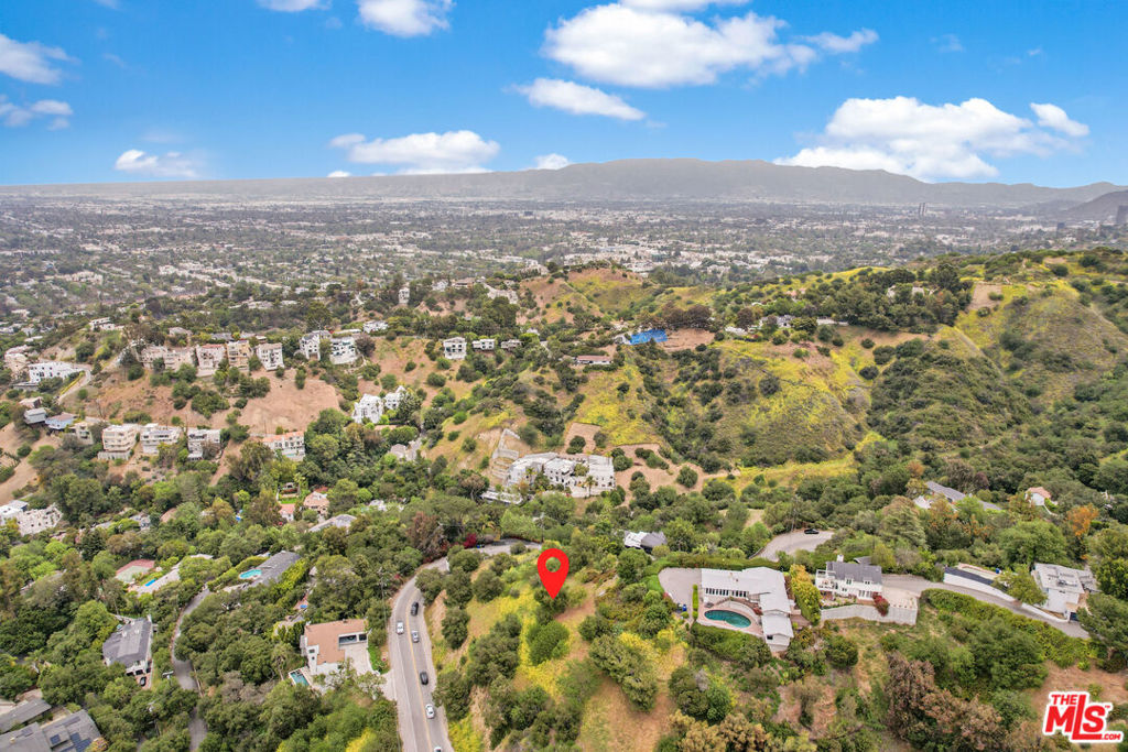 3301 COLDWATER CANYON Avenue, Studio City, CA 91604 — photo 1