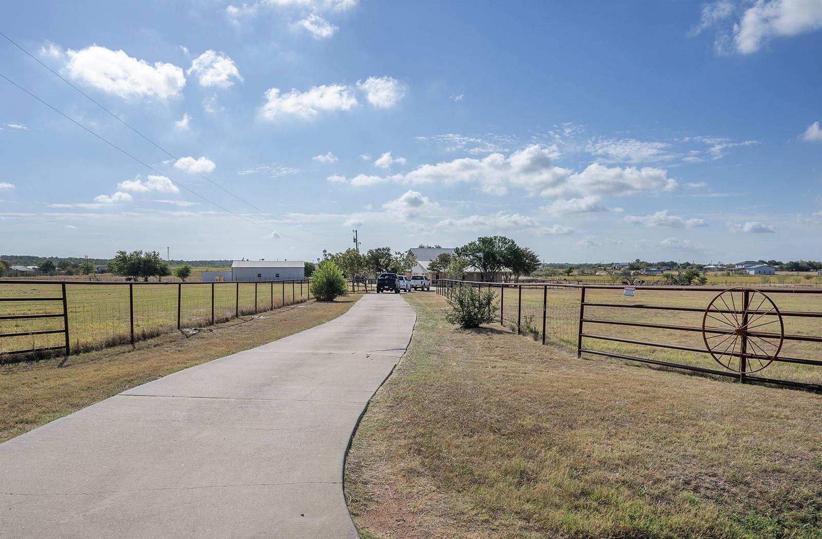 1833 County Road 305, Jarrell, TX 76537 — photo 1