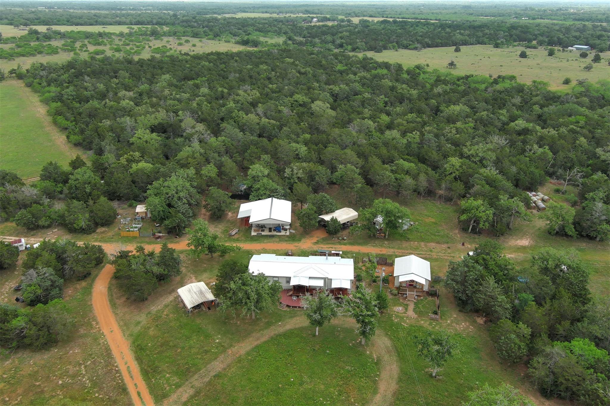 13831  Tx-95 Hwy, Flatonia, TX 78941 — photo 1