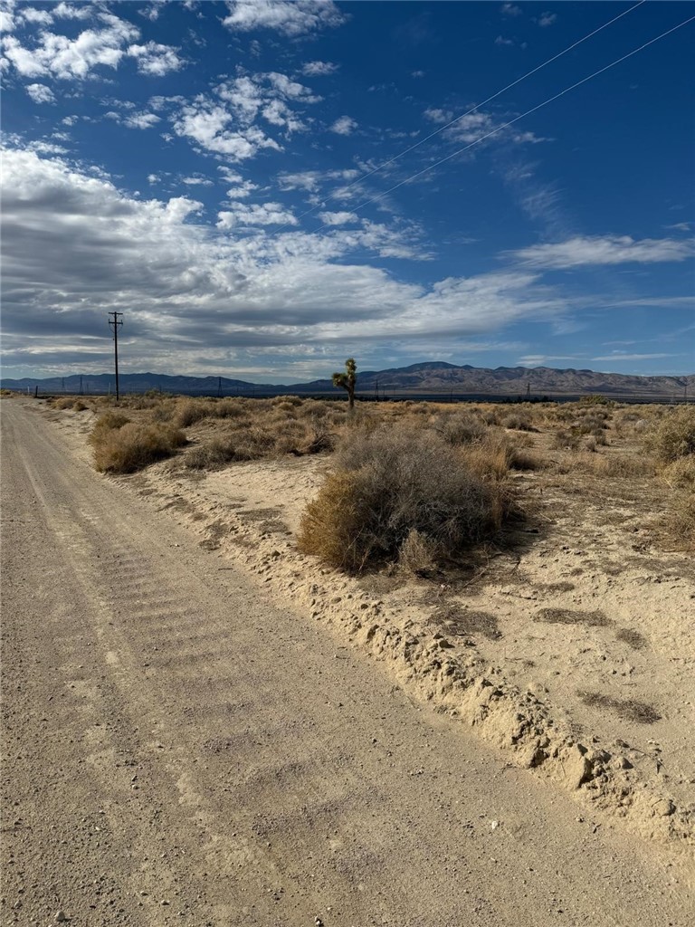 85 th Street W, Rosamond, CA 93560 — photo 1