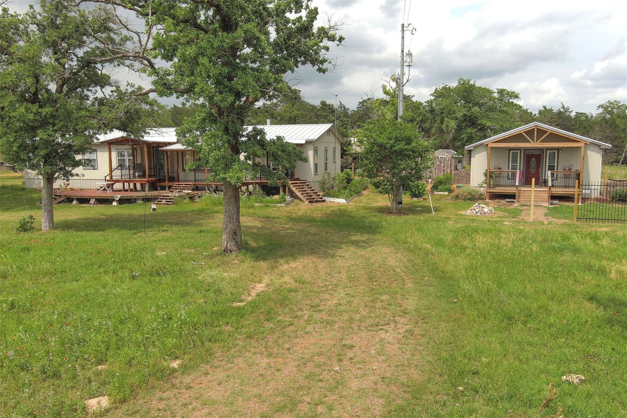 13831  Tx-95 Hwy, Flatonia, TX 78941 — photo 1