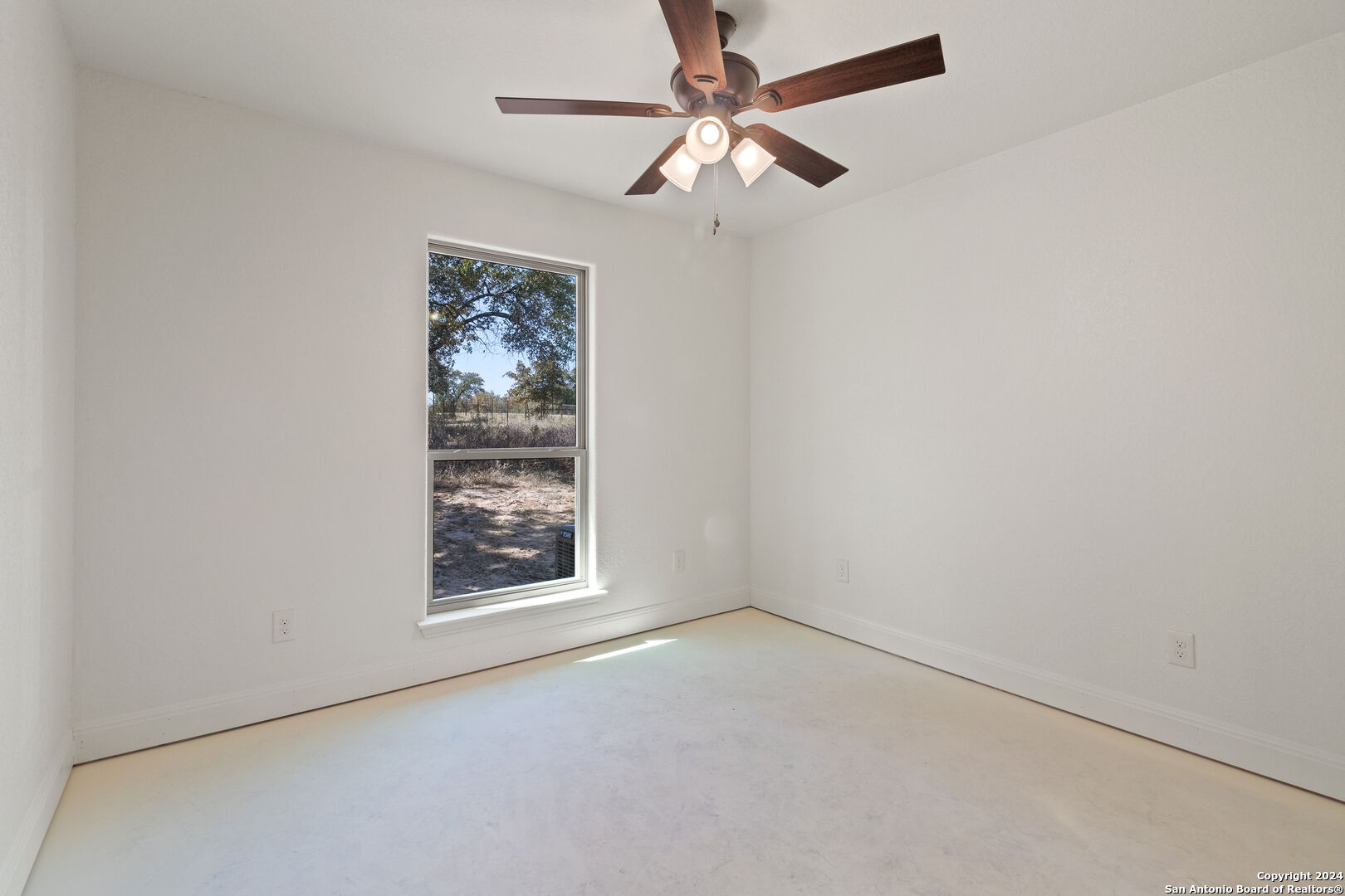 140 Great Oaks Blvd, La Vernia, TX 78121 — photo 1