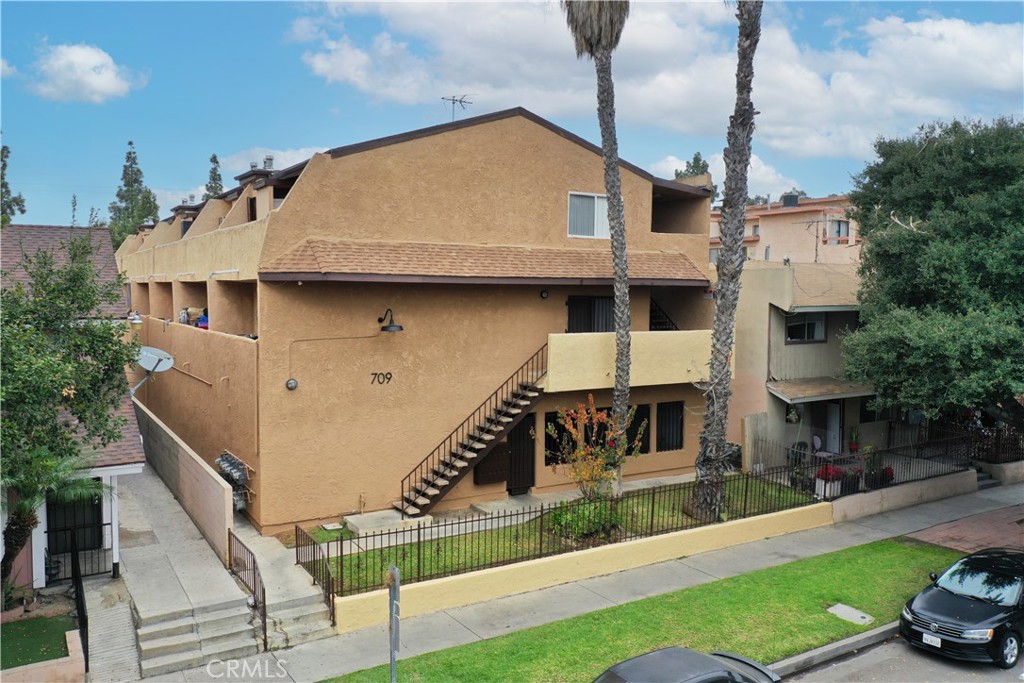 709 E Chestnut Avenue, Santa Ana, CA 92701 — photo 1