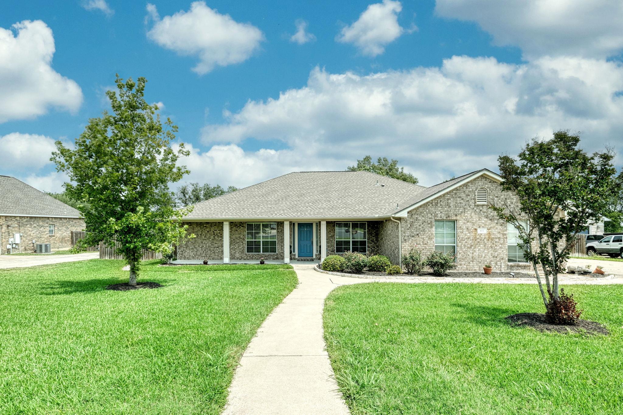 102 Bosque, Hutto, TX 78634 — photo 1