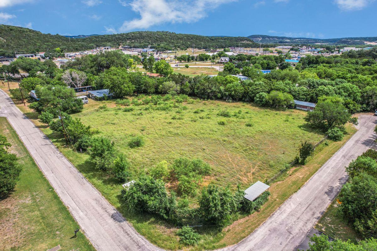 201  Oak Dr, Canyon Lake, TX 78132 — photo 1