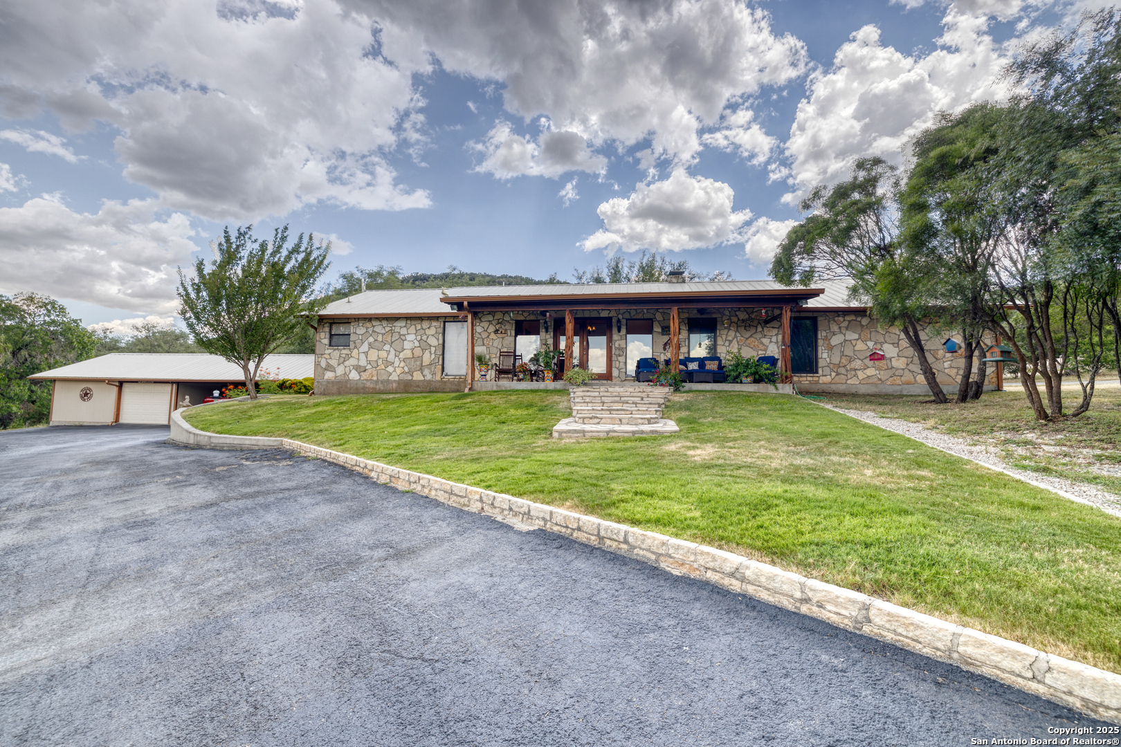 457 TOMAHAWK WAY, ConCan, TX 78838 — photo 1