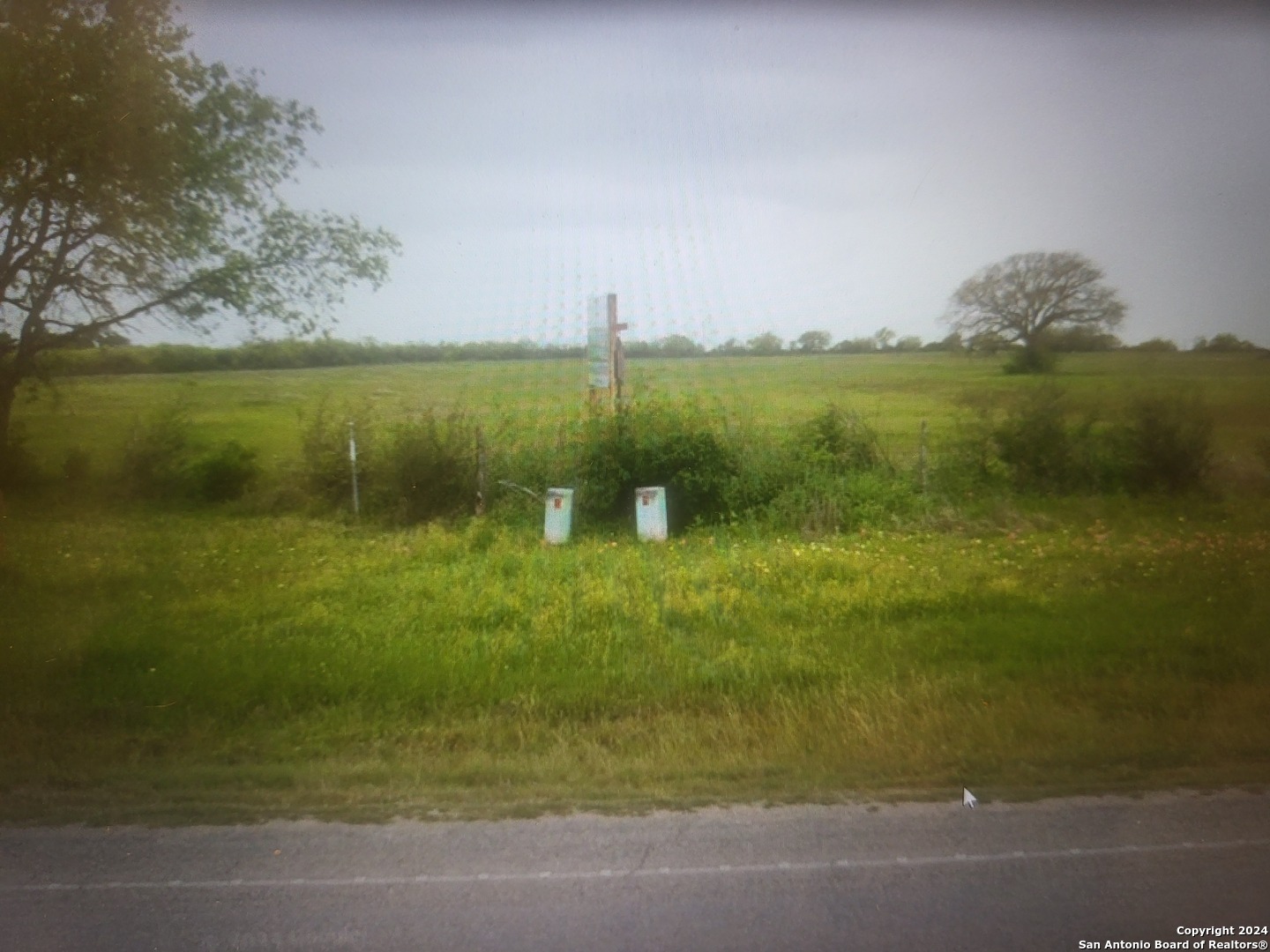 E Loop 1604, St Hedwig, TX 78001 — photo 1