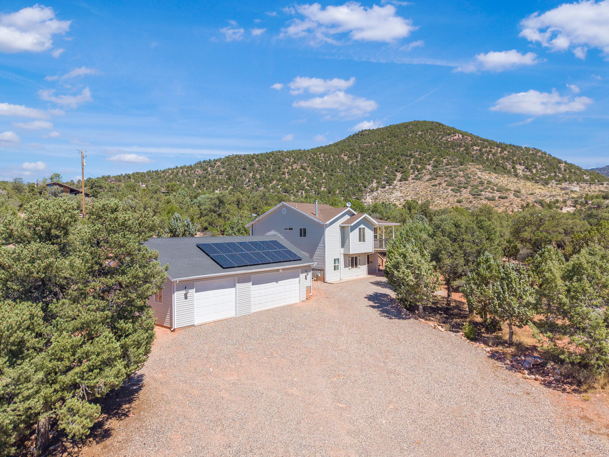 425 E Mule Deer RD, Central, UT 84722 — photo 1