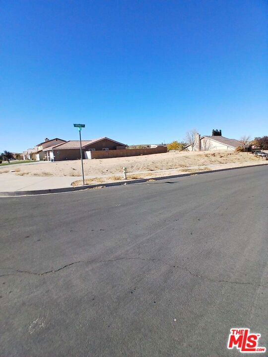 14020 N Topmast Drive, Helendale, CA 92342 — photo 1