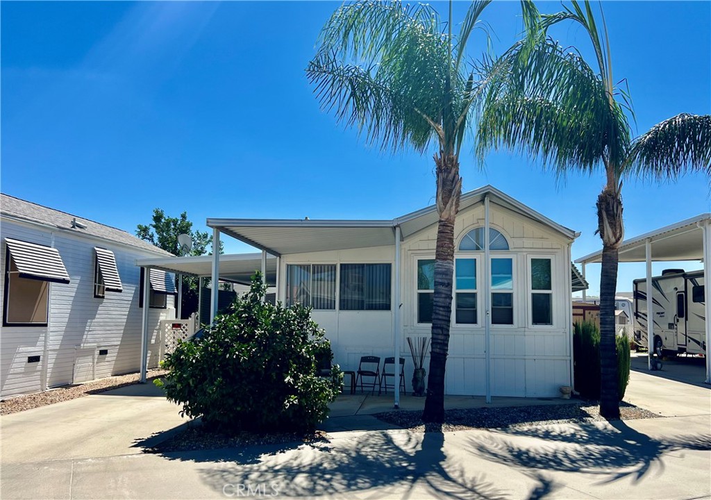 1295 S Cawston Avenue 422, Hemet, CA 92545 — photo 1