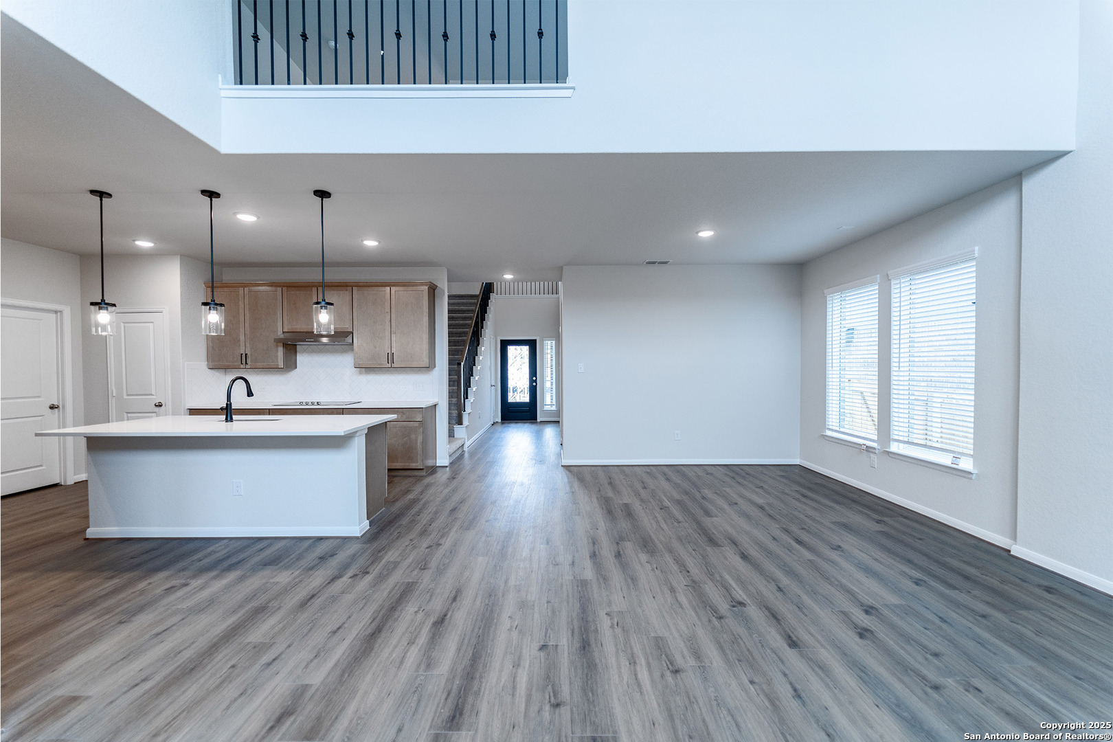202 Ednie Ln, Mico, TX 78066 — photo 1