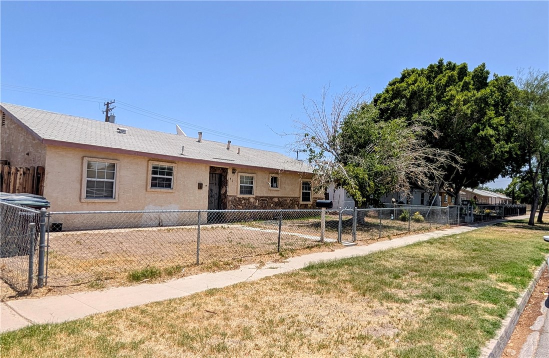 410 N Lovekin Boulevard, Blythe, CA 92225 — photo 1