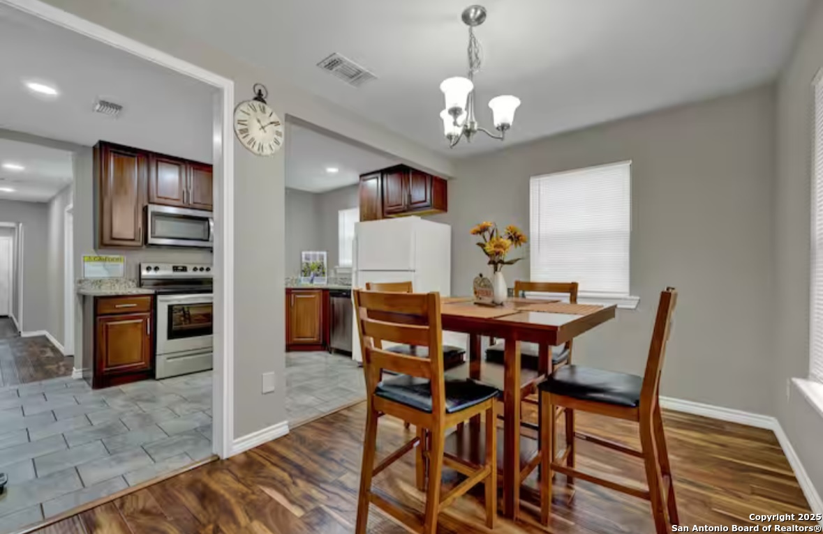 218 Peach Ave, New Braunfels, TX 78130 — photo 1