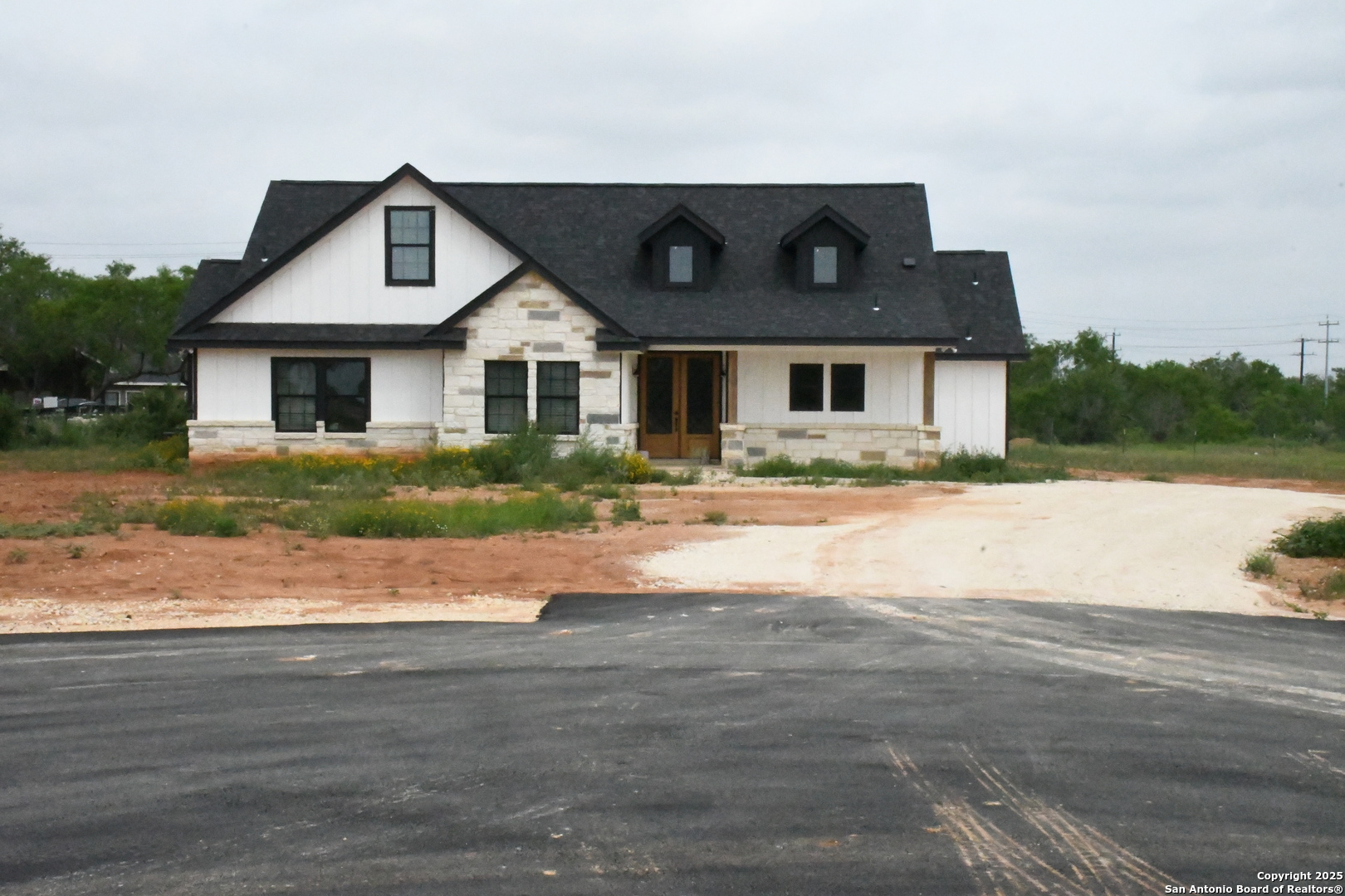 7310 Tiff Nicole Ln, Von Ormy, TX 78073 — photo 1