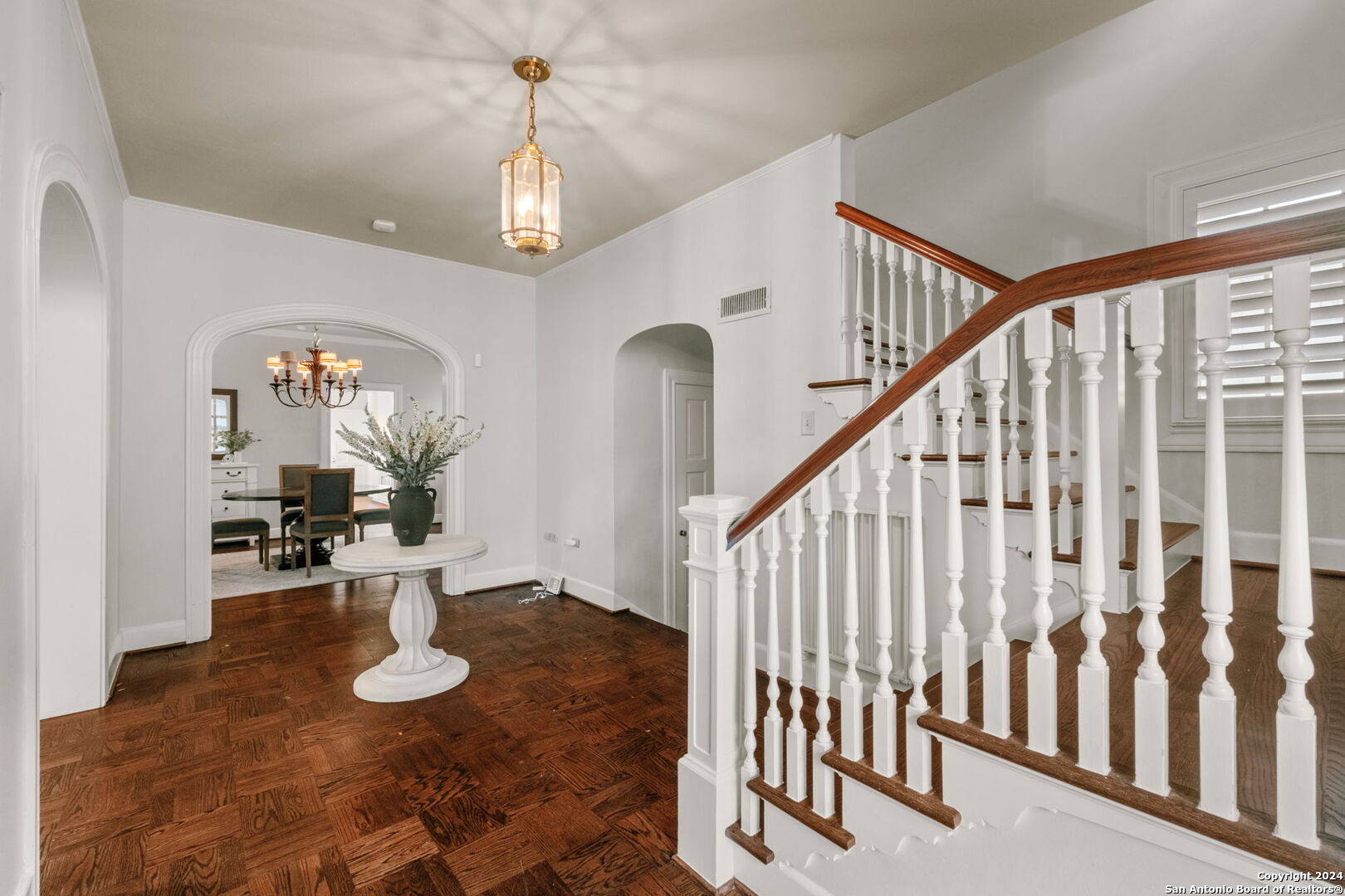 208 canterbury hill, Terrell Hills, TX 78209 — photo 1