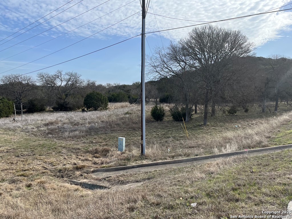 2101 STONELEDGE DR, Kerrville, TX 78028 — photo 1