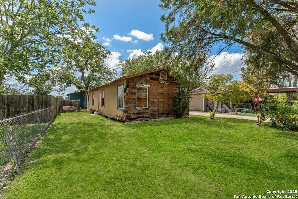 235 Overlook Rd, San Antonio, TX 78233 — photo 1