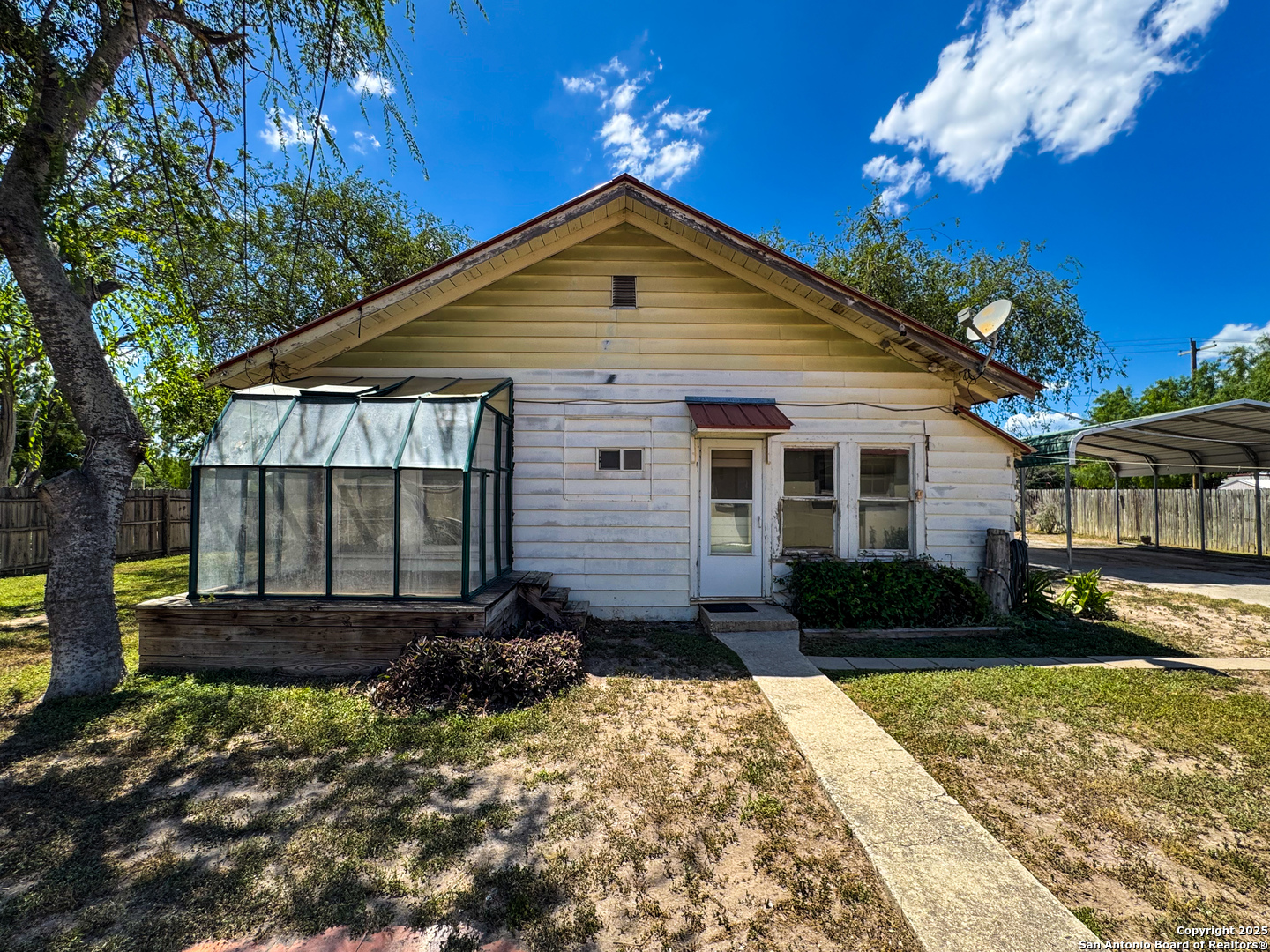 102 Fort, Brackettville, TX 78832 — photo 1