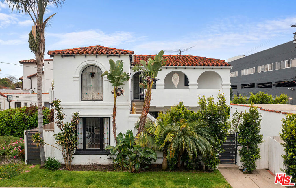 8472 Oakwood Avenue, Los Angeles, CA 90048 — photo 1