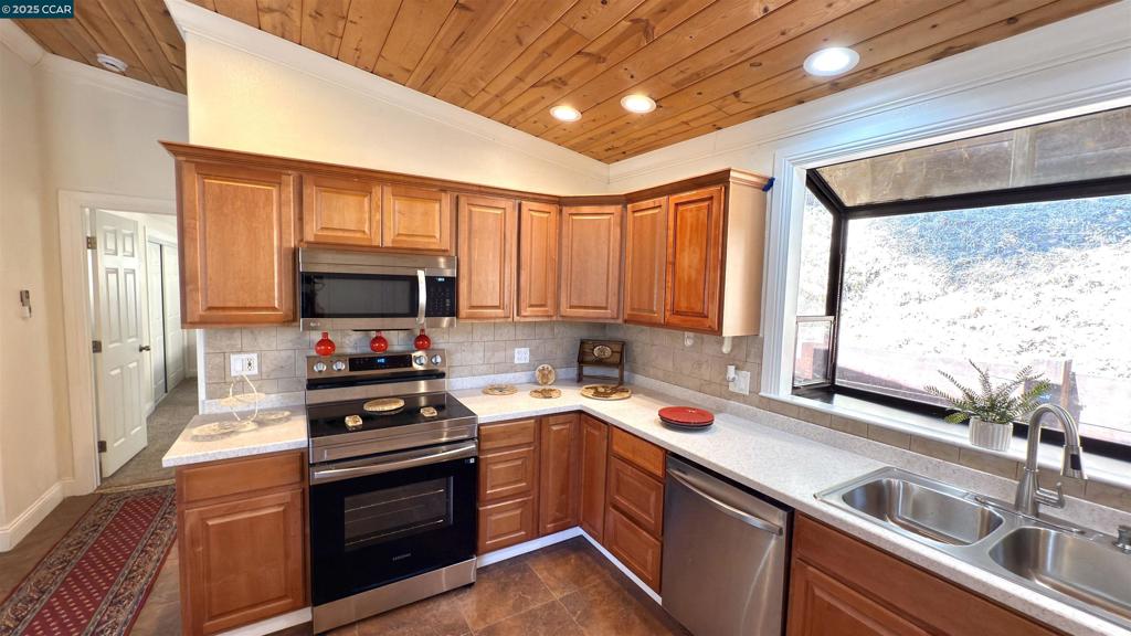 5935 Sunrise Ct, Lower Lake, CA 95457 — photo 1