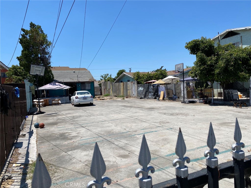 7533 Maie Avenue, Los Angeles, CA 90001 — photo 1