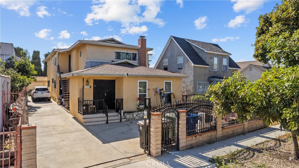 3887 S Van Ness Avenue, Los Angeles, CA 90062 — photo 1