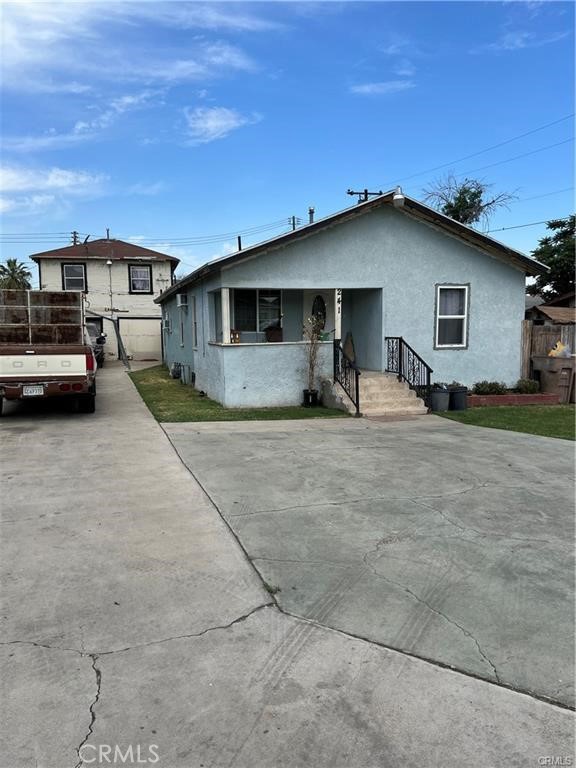 241 L Street, Bakersfield, CA 93304 — photo 1