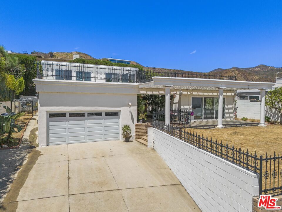16647 Charmel Lane, Pacific Palisades, CA 90272 — photo 1