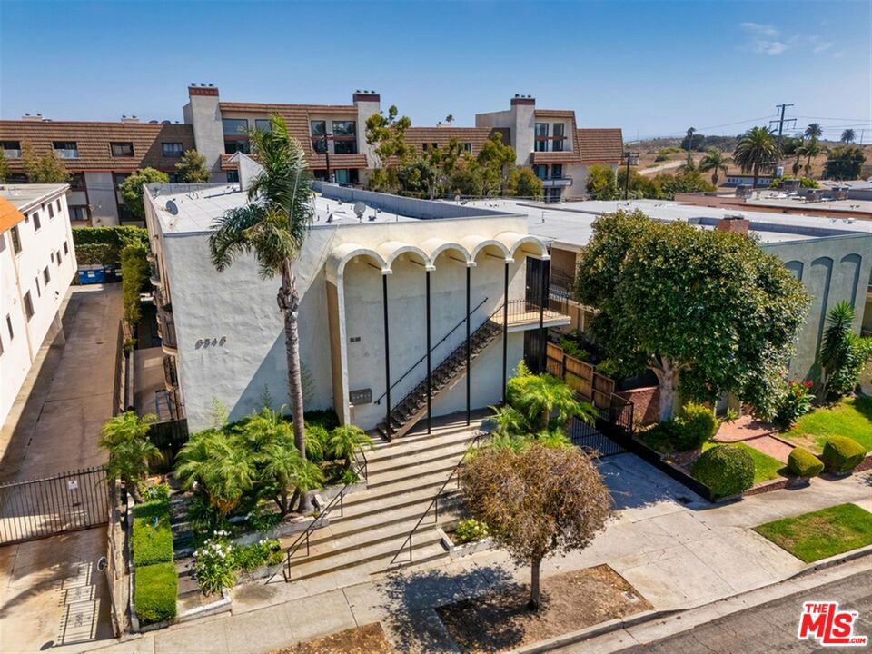 8346 Manitoba Street 11, Playa Del Rey, CA 90293 — photo 1