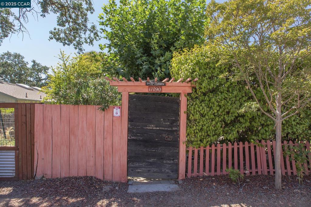 17190 Cedar Ave, Sonoma, CA 95476 — photo 1