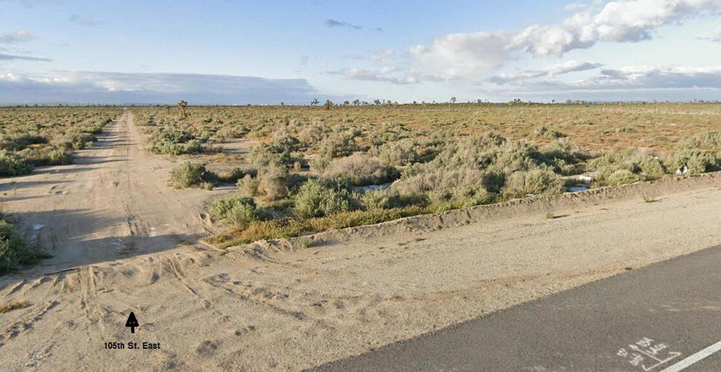 107 th Street East & Avenue D 4, Lancaster, CA 93535 — photo 1
