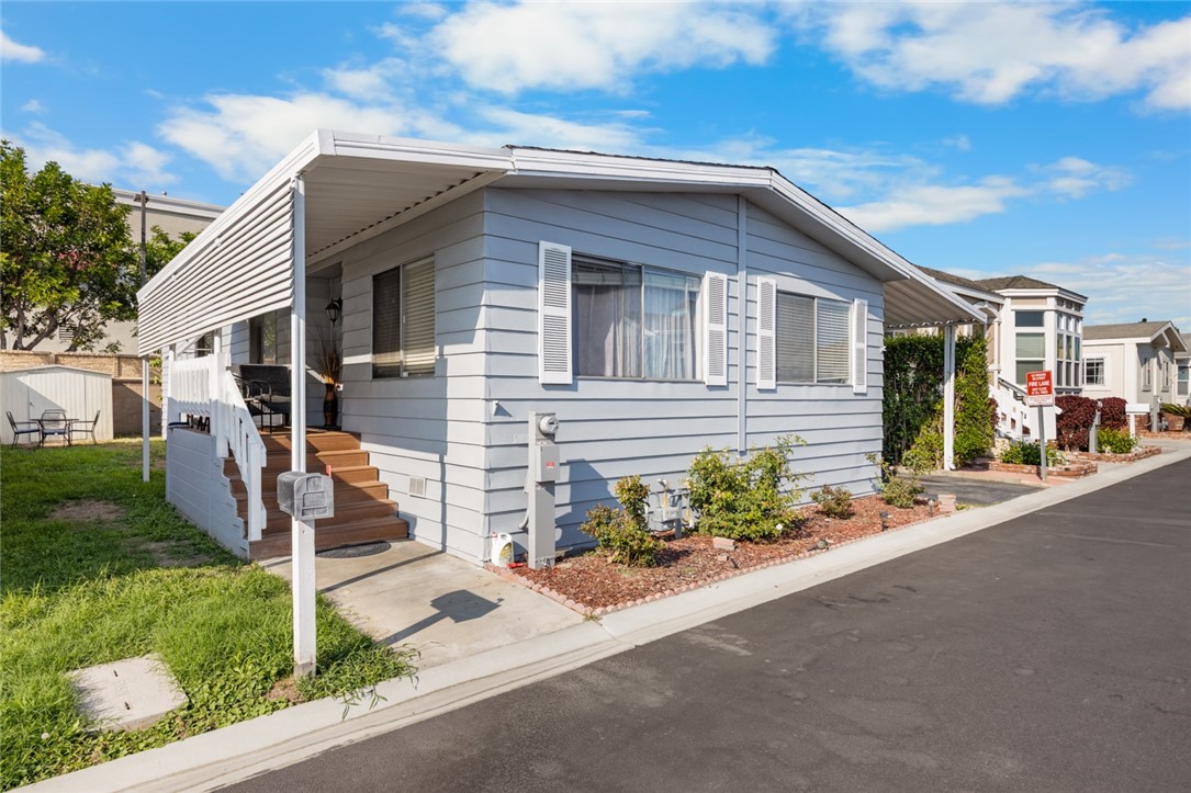19127 Pioneer Boulevard 9, Artesia, CA 90701 — photo 1