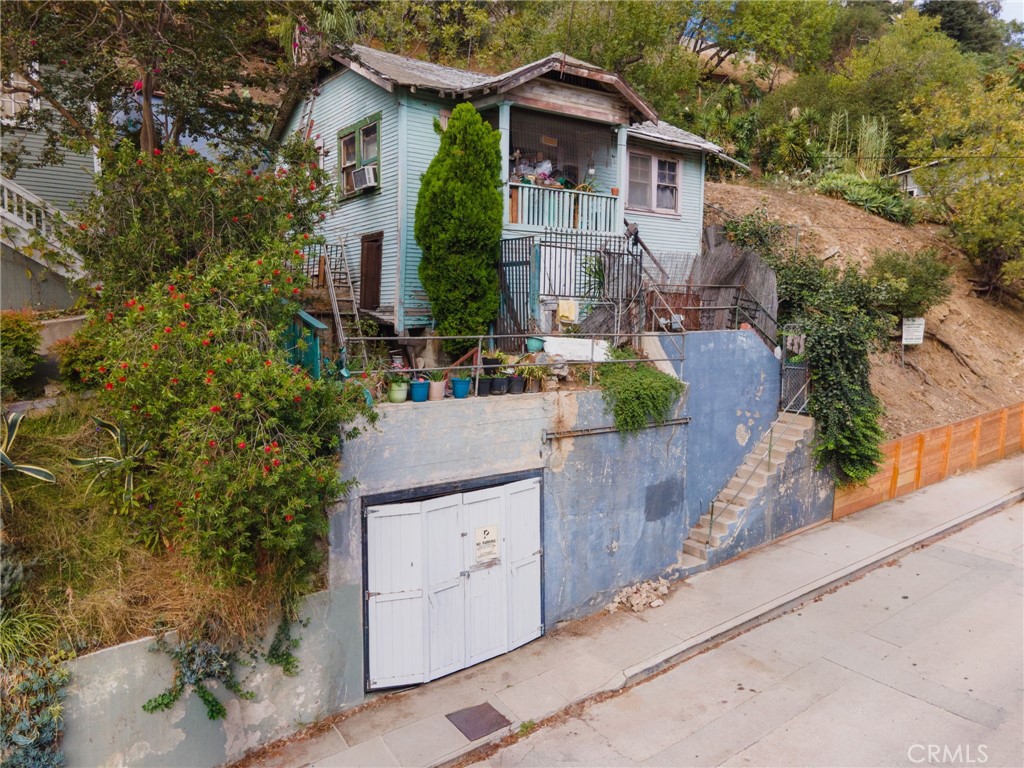 325 Museum Dr, Los Angeles, CA 90065 — photo 1