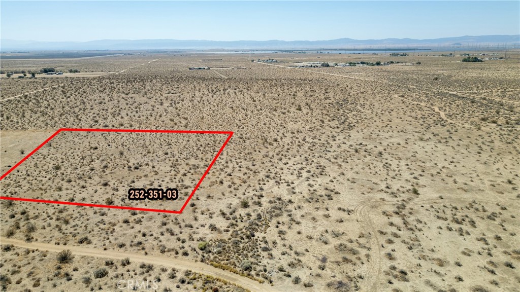 0 Ptn Of Se1/4 Sec18 T9 R13 Excl of MR, Rosamond, CA 93560 — photo 1
