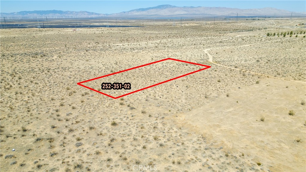 0 PTN OF SE1/4 SEC18 T9 R13 EXCL OF MR, Rosamond, CA 93560 — photo 1