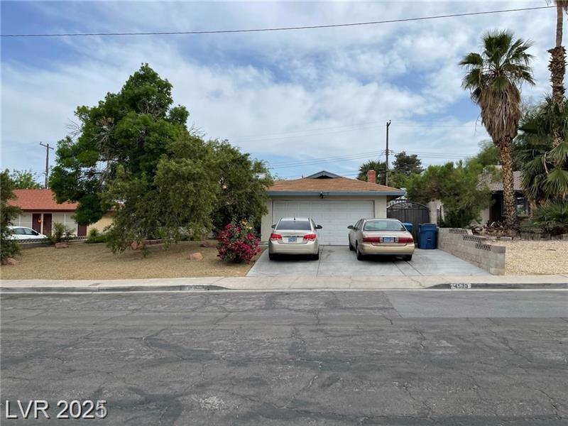 4533 CHARLES RONALD Avenue, Las Vegas, NV 89121 — photo 1