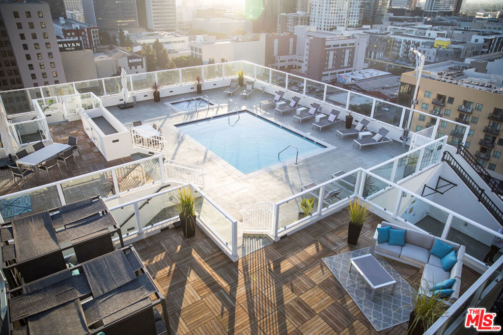 939 S Broadway 304, Los Angeles, CA 90015 — photo 1