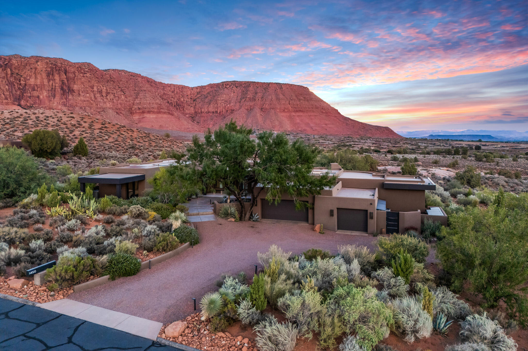 1450 Tuweap DR, Ivins, UT 84738 — photo 1