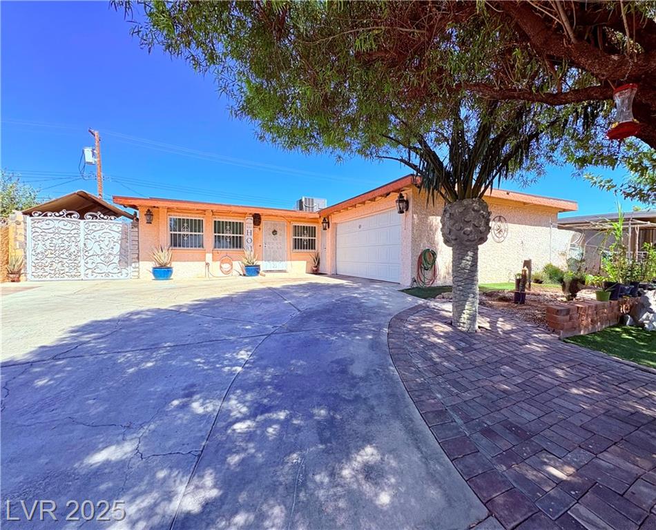 3601 Chevy Chase Avenue, Las Vegas, NV 89110 — photo 1
