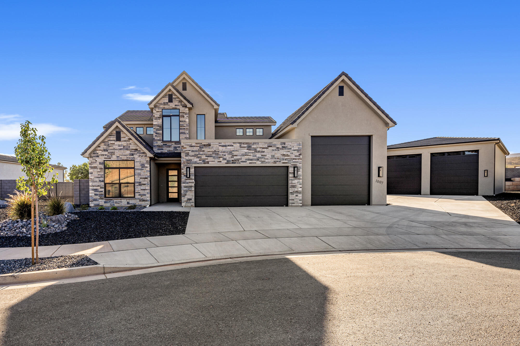 1007 S Quick Draw DR, Washington, UT 84780 — photo 1