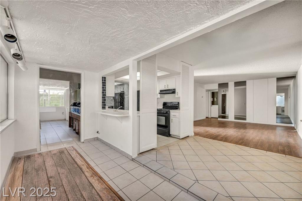 1420 Vegas Valley Drive 20