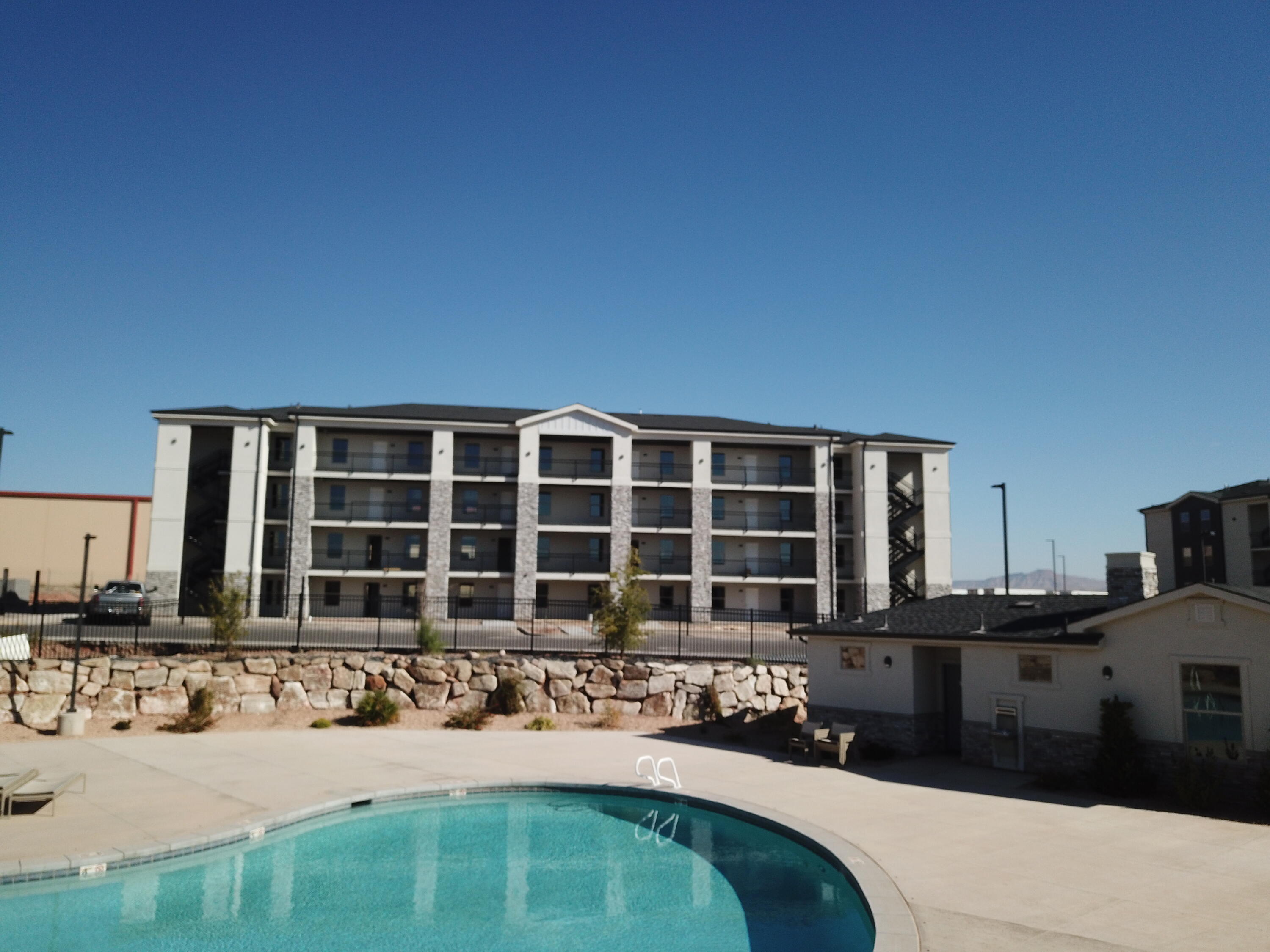 228 N Lone Rock #201