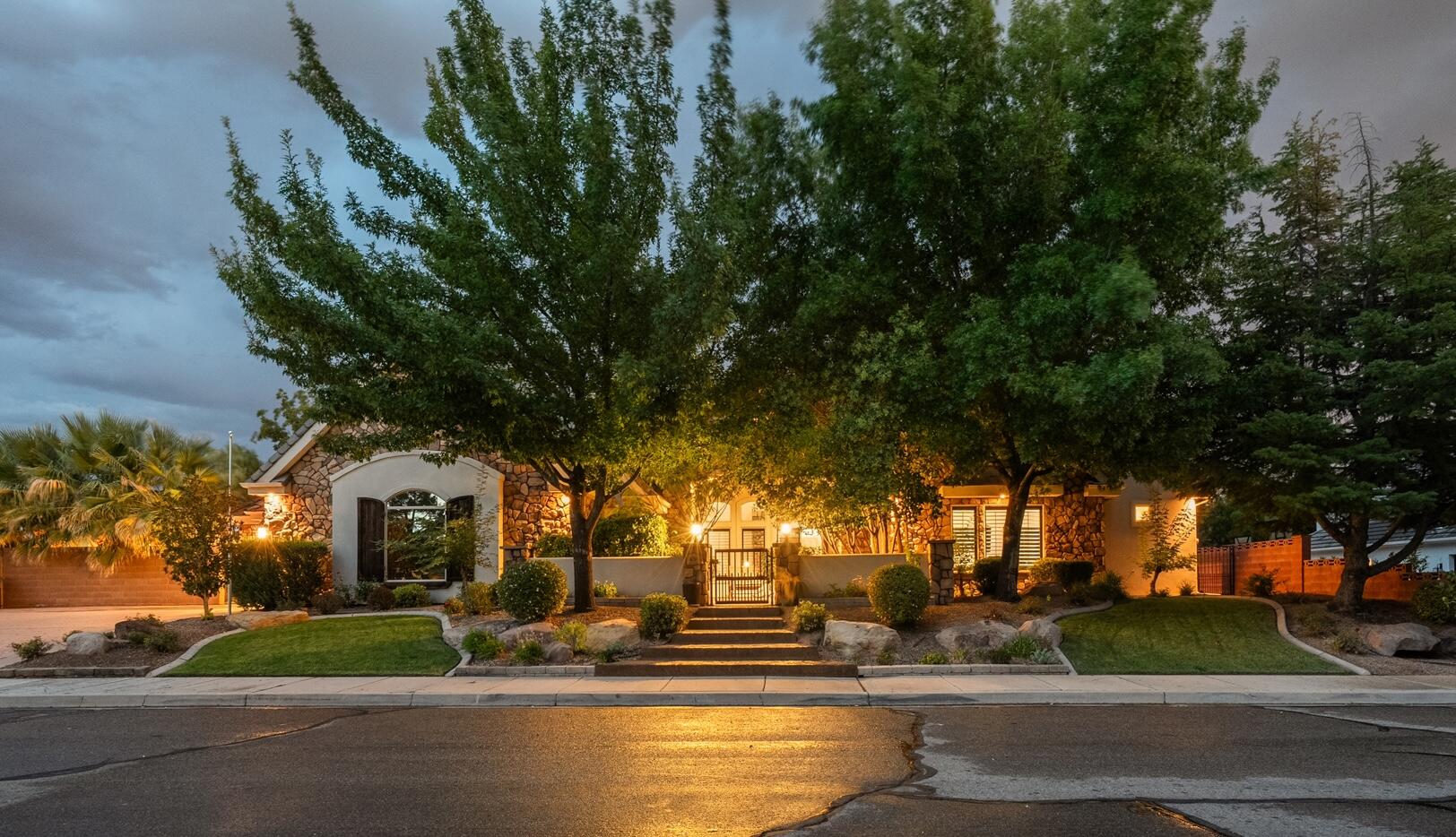 1019 S 900 E, St George, UT 84790 — photo 1