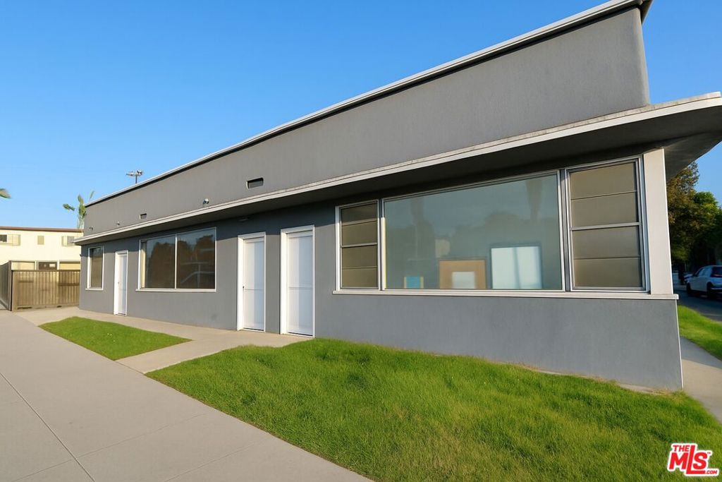 800 E South Street, Long Beach, CA 90805 — photo 1