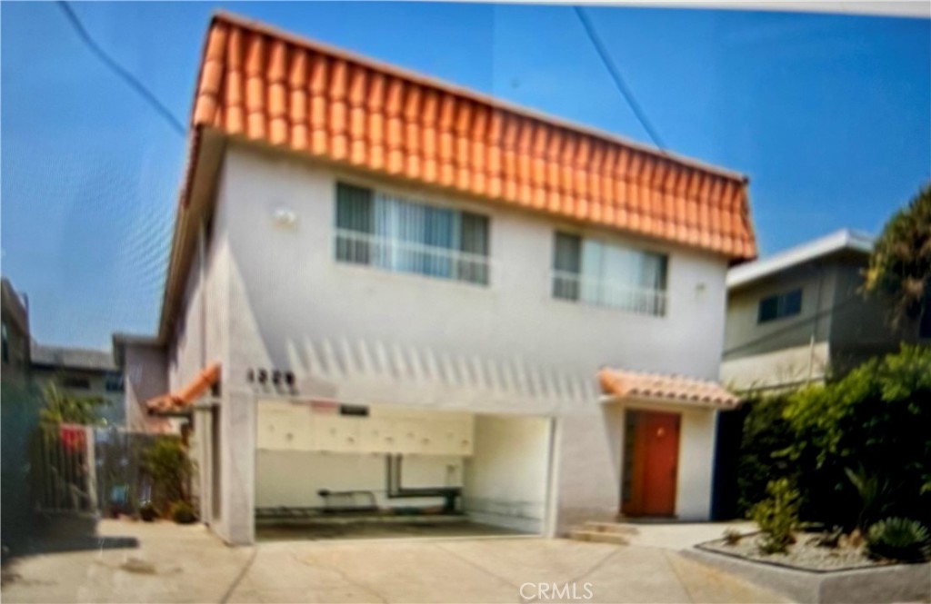 1329 S Saltair