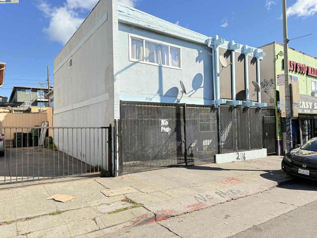 2116 International Blvd, Oakland, CA 94606 — photo 1