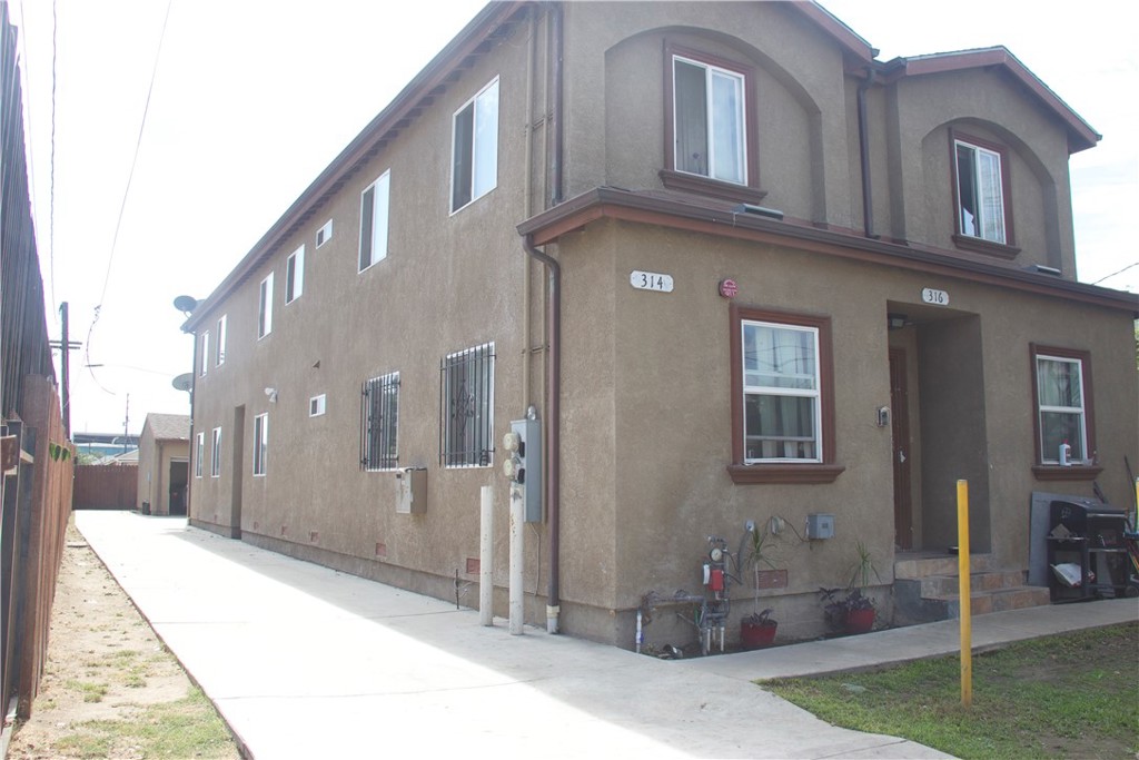 314 W 56th, Los Angeles, CA 90037 — photo 1