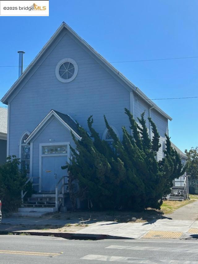 1700 84Th Ave, Oakland, CA 94621 — photo 1