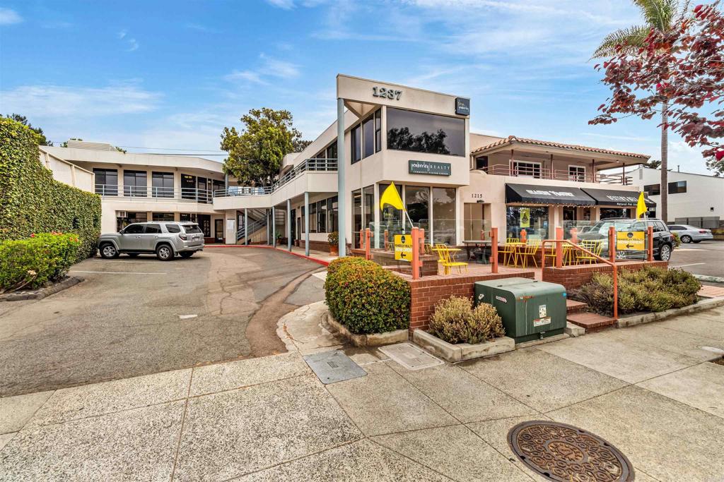 1237 Camino Del Mar