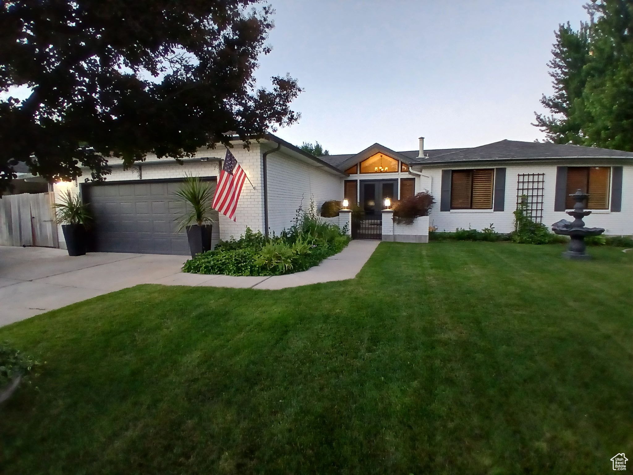 1584 E PETUNIA WAY, Sandy, UT 84092 — photo 1